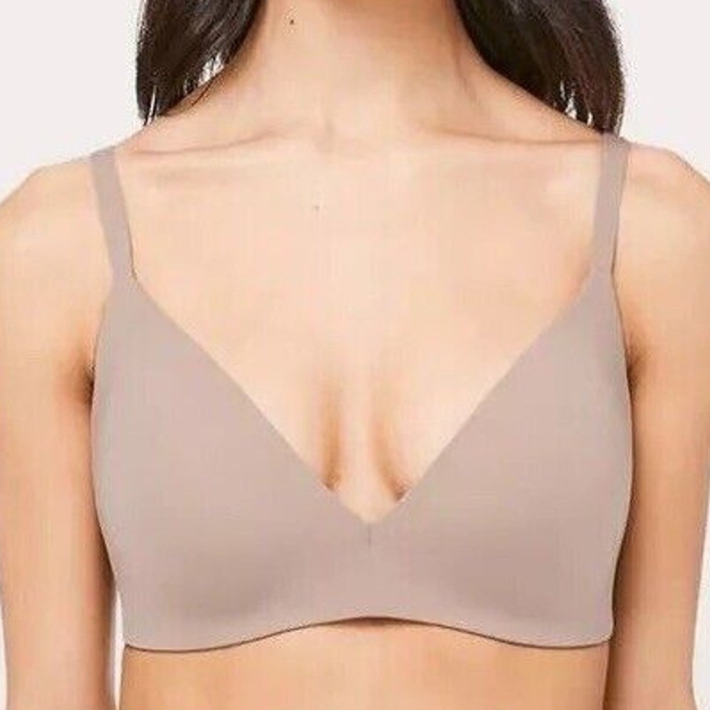 Lululemon Size 32C Bra Take Shape Molded Wireless Uplift Shape Soft Sand Beige